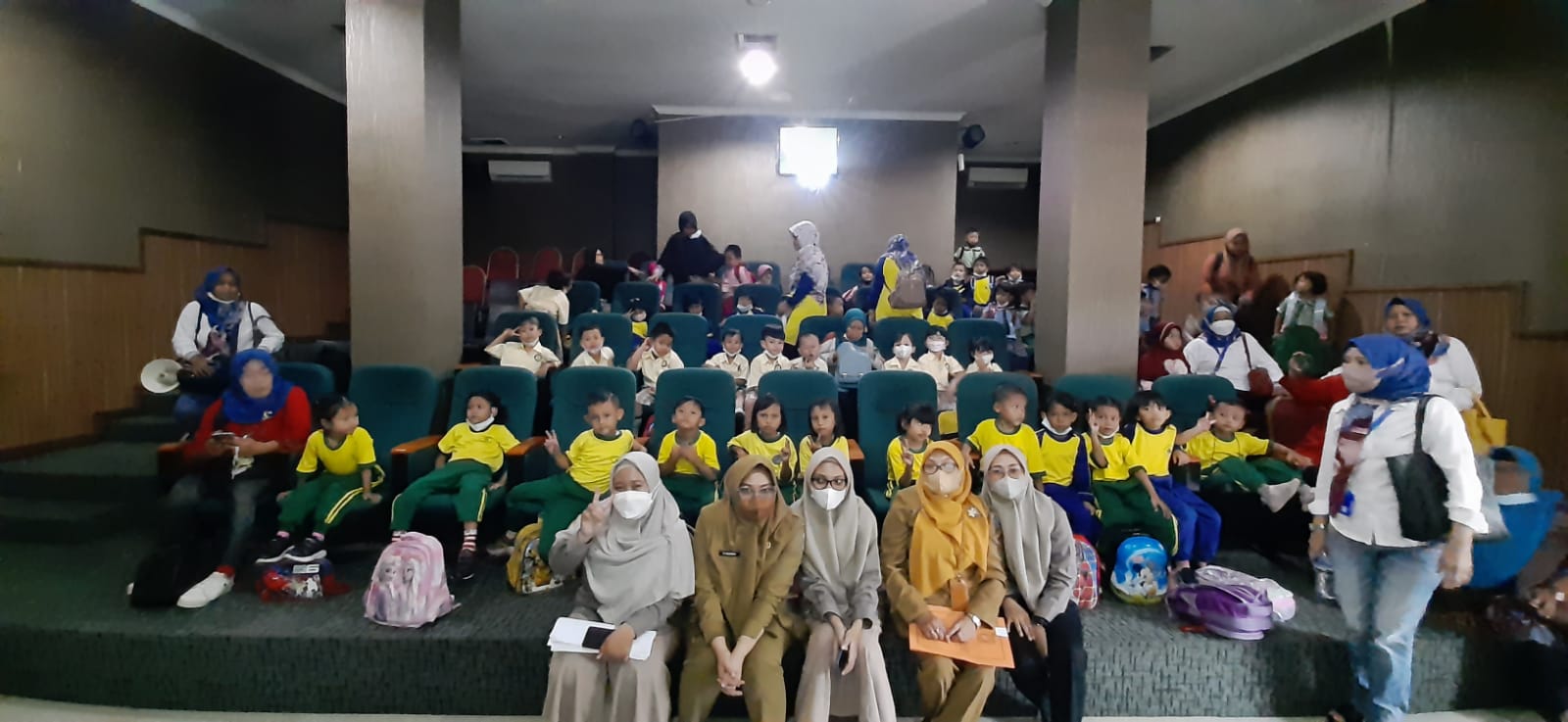 Wisata Literasi Bersama Perwakilan PAUD Kelurahan Kampung Rawa (PAUD Ar Ridho, PAUD Puspa Indah, PAUD Cikal Bangsa, PAUD Riesya, PAUD Nurul Muslimin